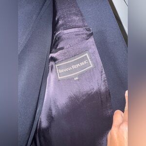 Banana Republic Men’s black suit 44L